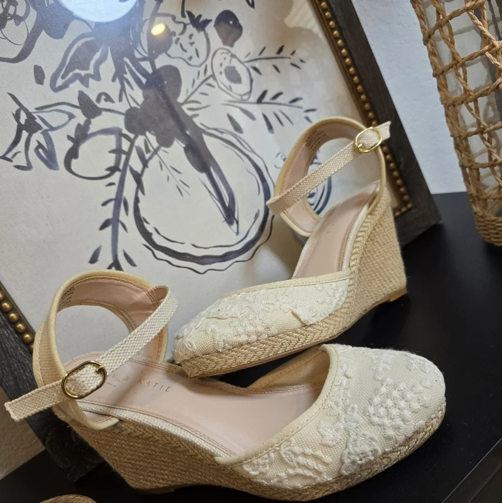 Kelly & Katie Cream Lace Women’s Espadrilles Wedges